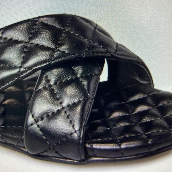 Quilted Flat Sandal Size 8 NWT - Picture 4 of 4